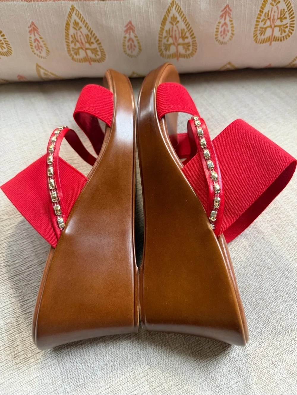 NWOB Italian Showmakers Red Marcia Wedge Sandals. Women's Size: 9.